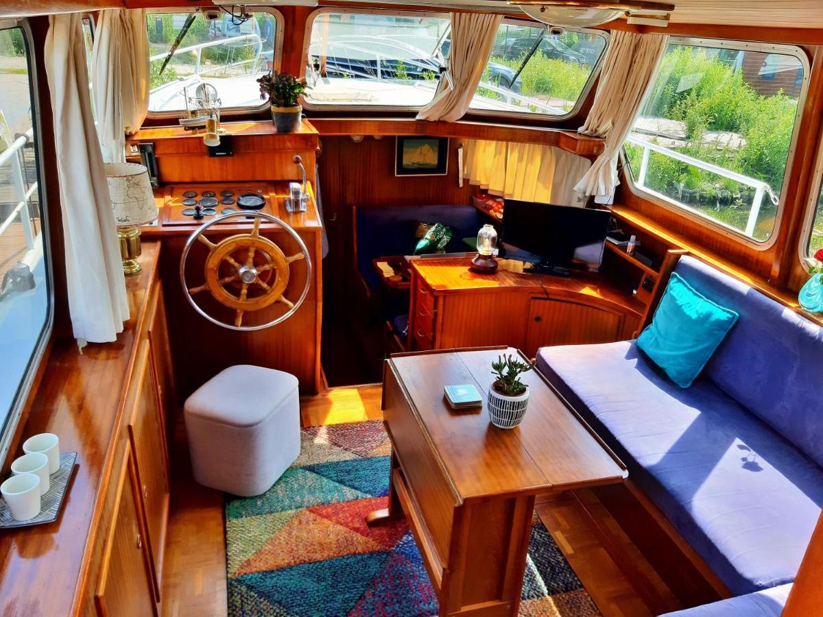 Motor Yacht Amstelle Hotel Амстердам Екстериор снимка