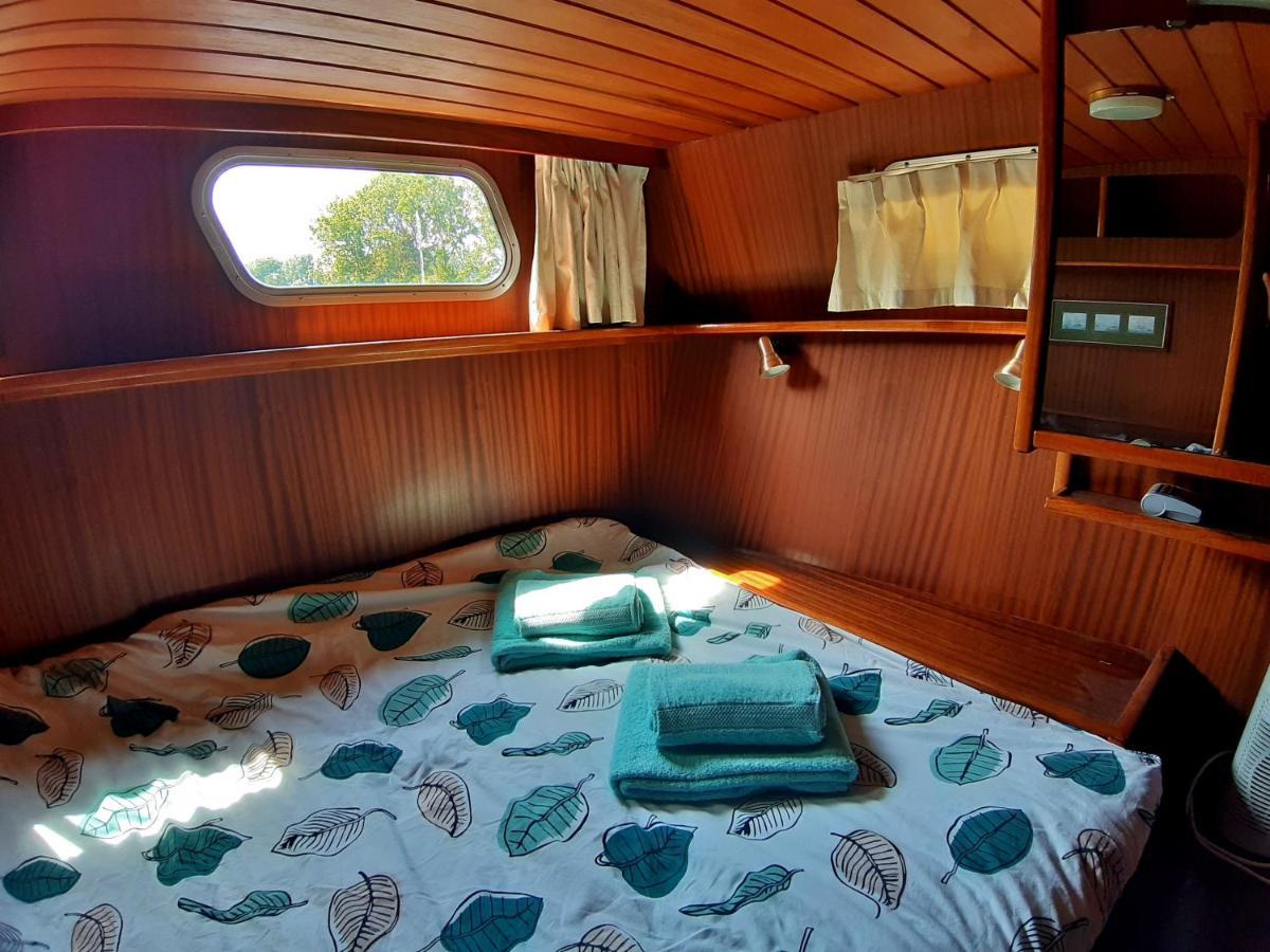 Motor Yacht Amstelle Hotel Амстердам Екстериор снимка