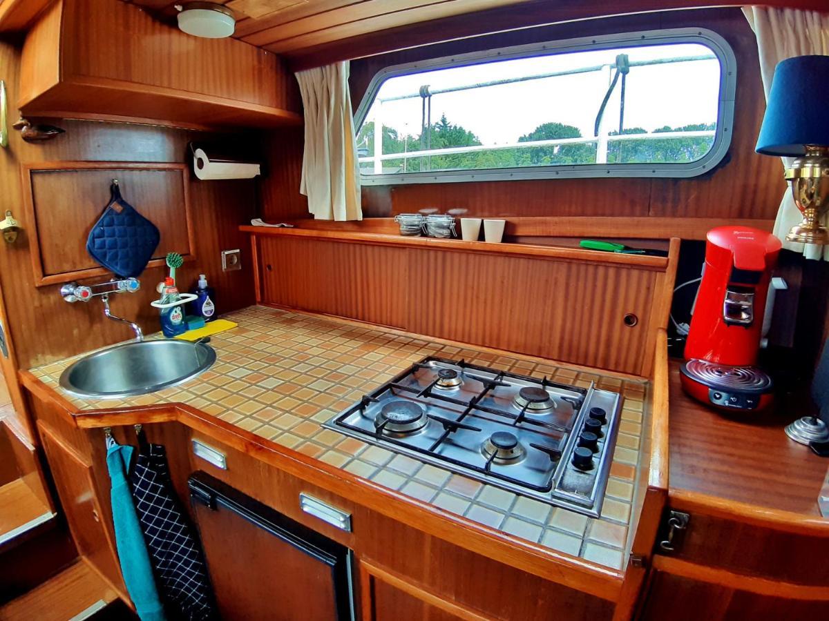 Motor Yacht Amstelle Hotel Амстердам Екстериор снимка