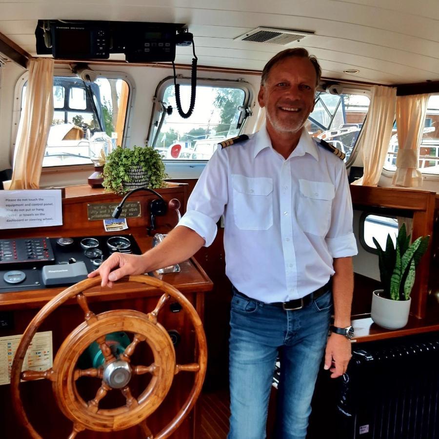 Motor Yacht Amstelle Hotel Амстердам Екстериор снимка