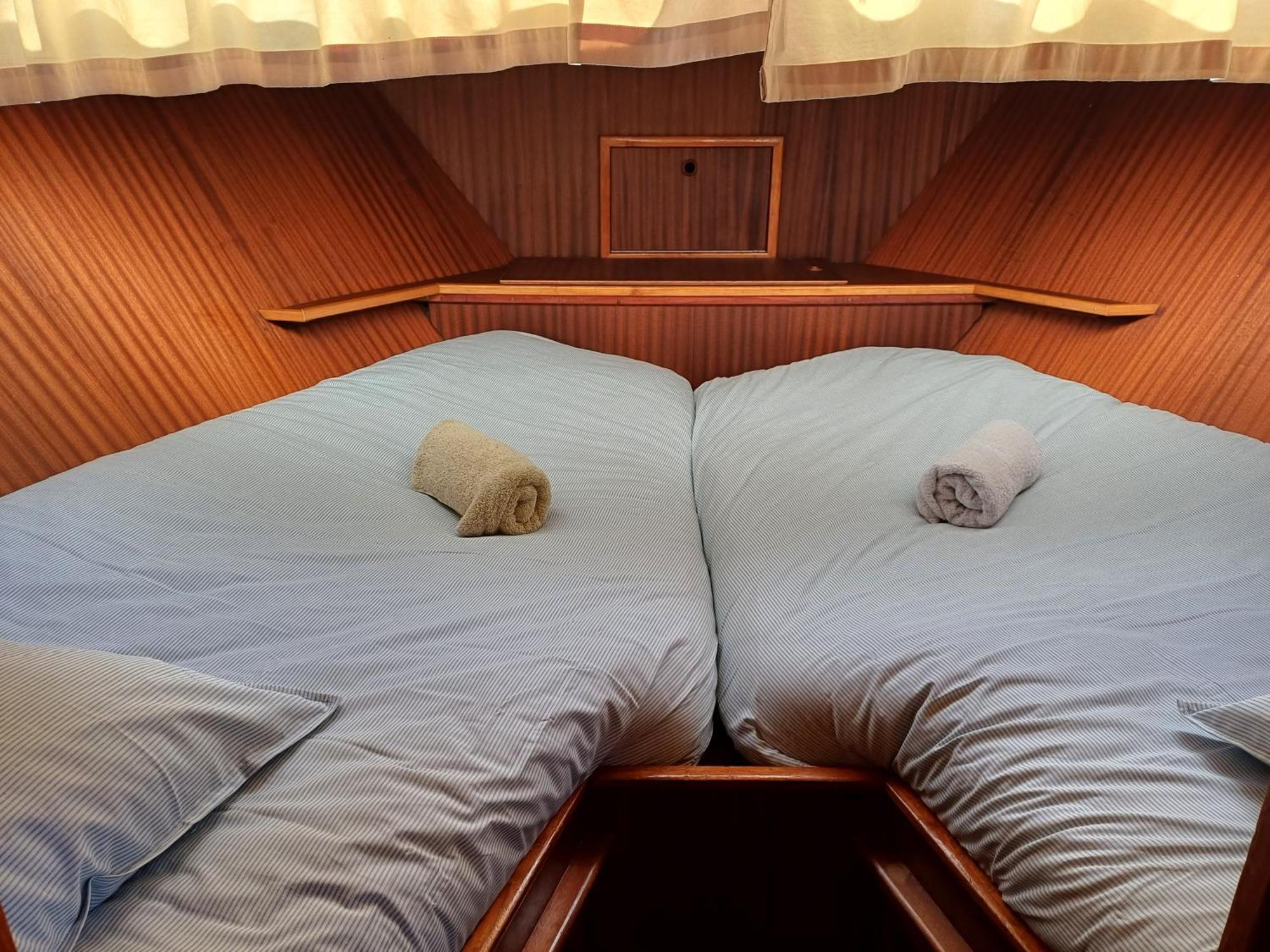 Motor Yacht Amstelle Hotel Амстердам Екстериор снимка