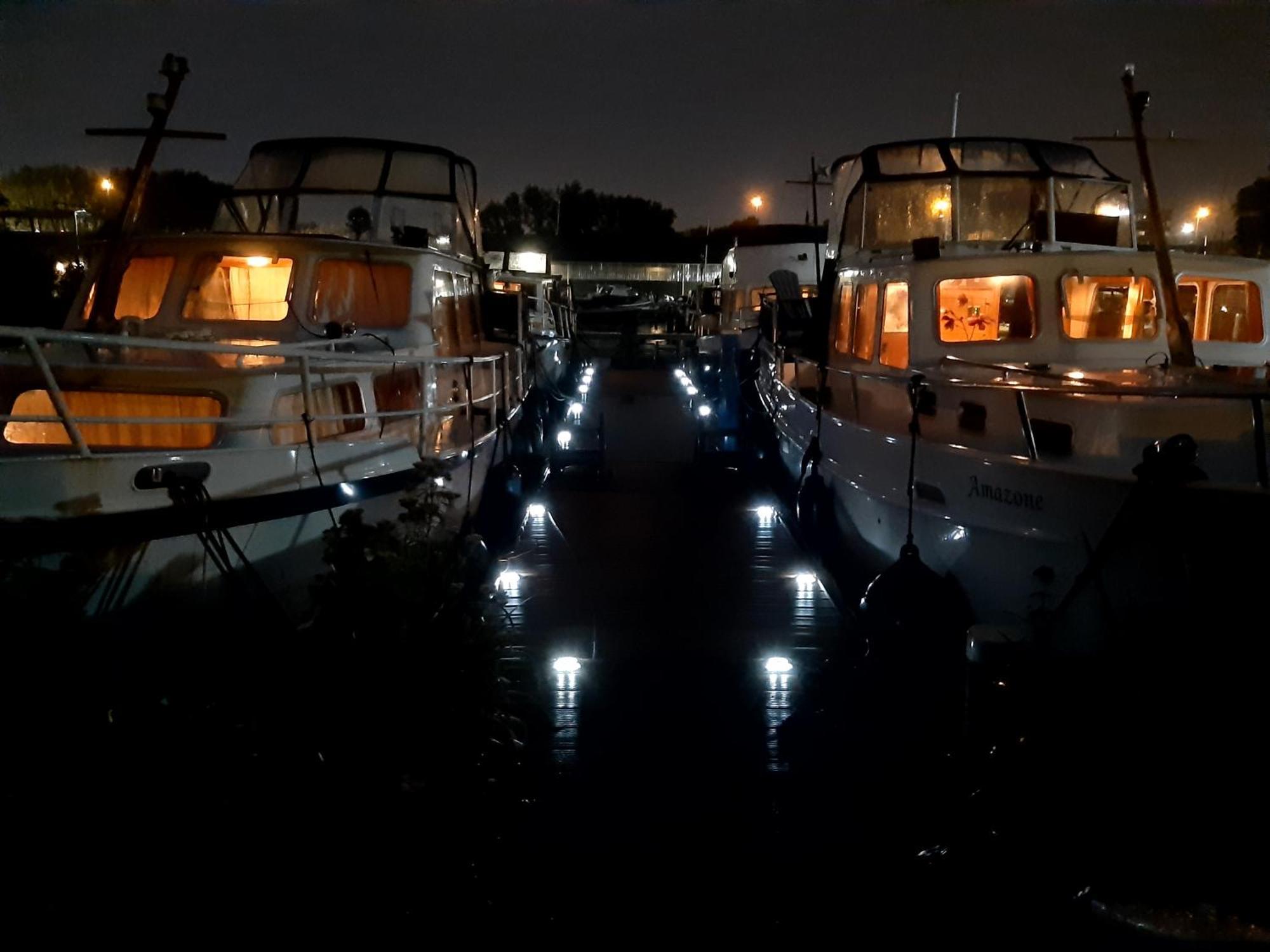 Motor Yacht Amstelle Hotel Амстердам Екстериор снимка